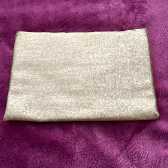 Gold clutch purse - Picture 3 of 5